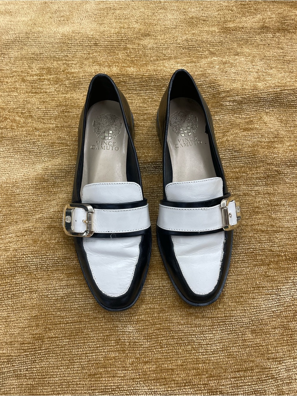 Vince  Camuto Cenkanda black & white size 6 leather loafers
